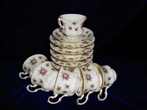 Royal Albert Sweet Violets 6 Trios