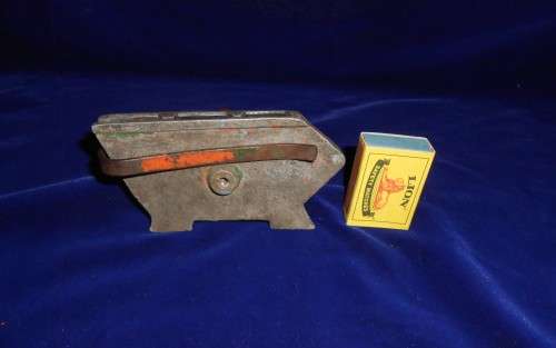 Rare Find Lead 3 Soldiers Mould
