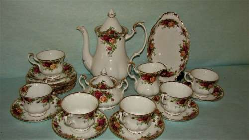 NEW YEAR SALE 29 piece Royal Albert Old Country Rose Tea Set+ Cake plate