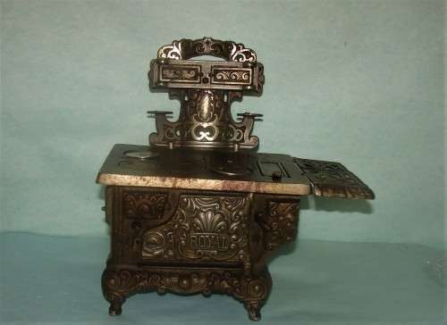 Antique Rare Royal Cast Iron Salesman`s Sample Cast Iron 6 Burner Stove