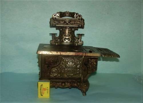 Antique Rare Royal Cast Iron Salesman`s Sample Cast Iron 6 Burner Stove