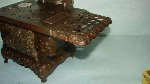 Antique Rare Royal Cast Iron Salesman`s Sample Cast Iron 6 Burner Stove