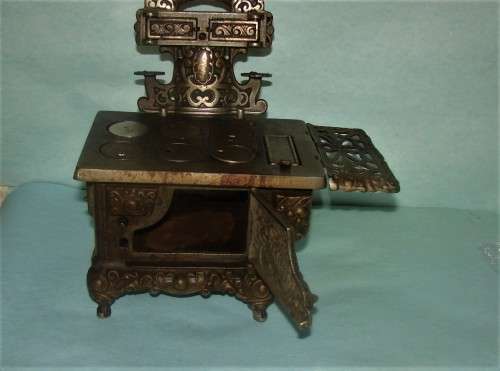 Antique Rare Royal Cast Iron Salesman`s Sample Cast Iron 6 Burner Stove