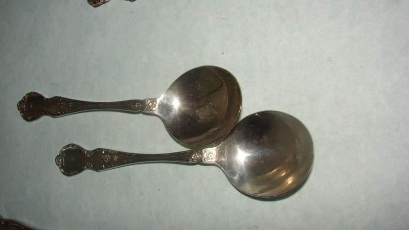 Queens Pattern Cutlery 22 Pieces