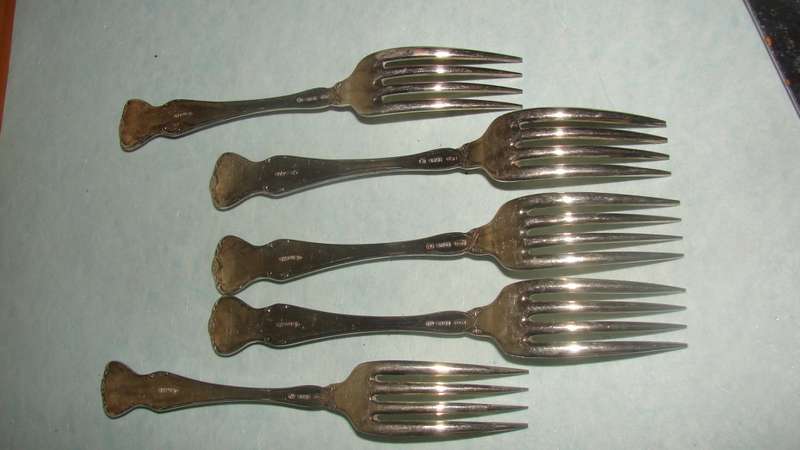 Queens Pattern Cutlery 22 Pieces