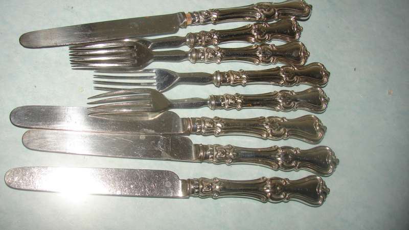 Queens Pattern Cutlery 22 Pieces
