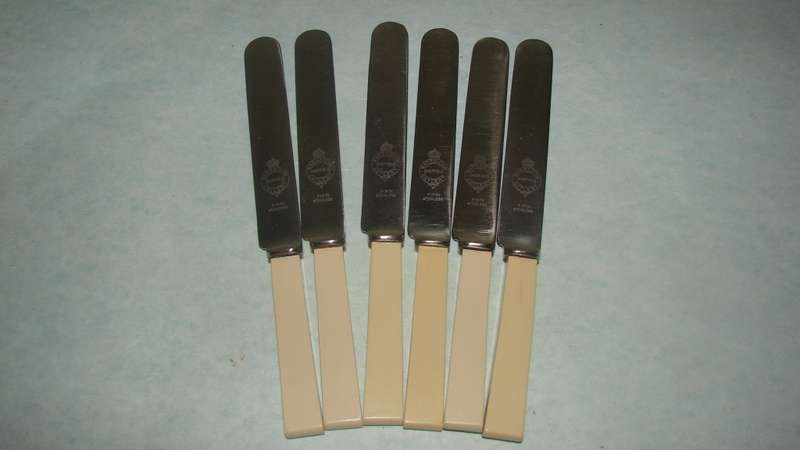 6 Sheffield Faux Bone Knives as new