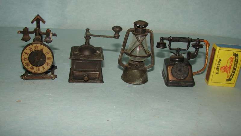 4x Mini Die Cast Pencil Sharpeners