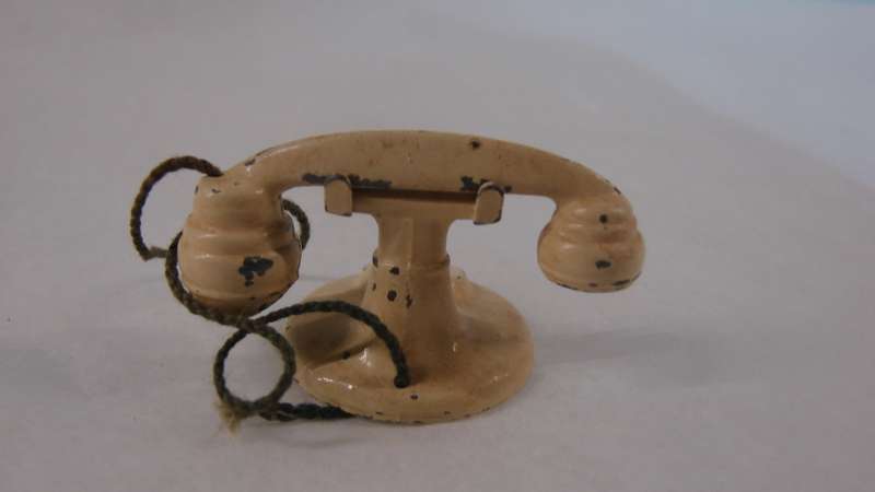1930 Little Miss Tootsie Toy telephone