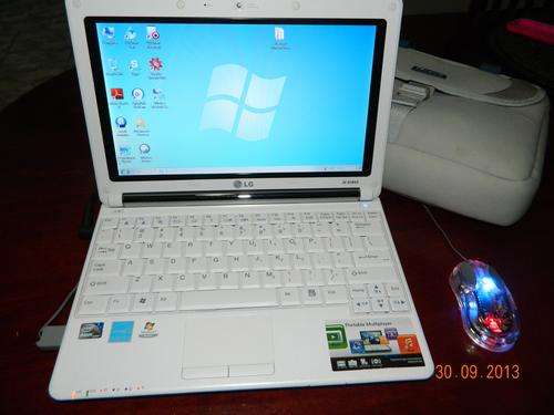LG Netbook X130 +Targus Netbook bag and mini optical mouse