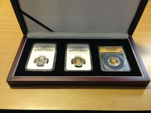 Last minute Special - Wooden display box for your graded coins