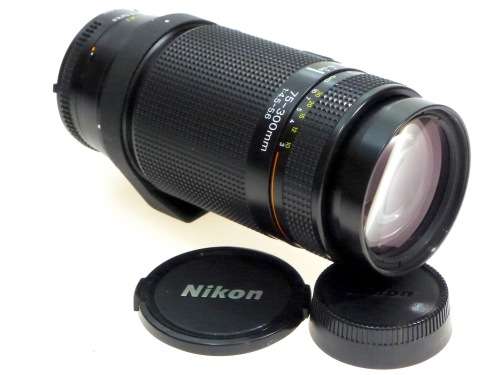 Nikon AF Nikkor 75-300mm f/4,5-5,6****Mint-,All Metal with Tripod Mount****