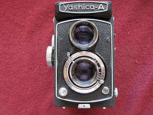 Yashica-A with Yashimar 80mm f3,5"Spotless"