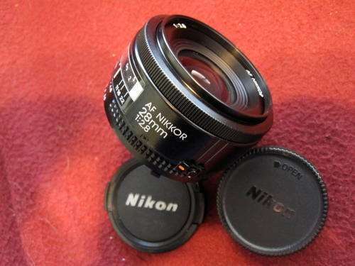 Nikon AF Nikkor 28mm f2,8 Wide Angle Prime"Excellent,Spotless Glass"