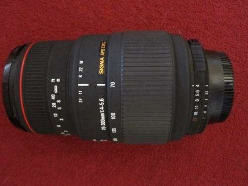 Sigma APO DG Macro 70-300mm Zoom for Nikon"Excellent"