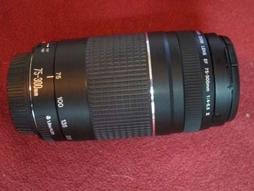 Canon EF 75-300mm lll Telephoto Zoom"Like New,Unmarked"