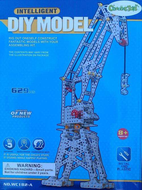 CRANE DIY, Model Construction Set. Huge 629 PIECES. Similar to Meccano!