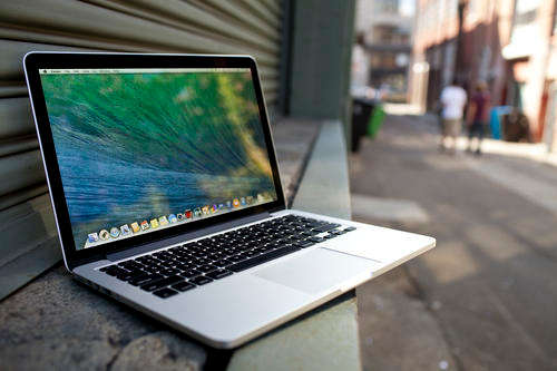Apple Macbook Pro 15 Quad Core i7 Amazing Condition! 500GB, 4GB Ram, Radeon 6750M. Giveaway Price