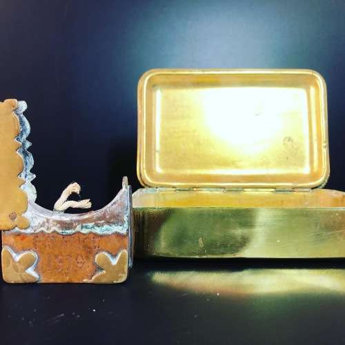 WW1 MILITARIA TRENCH ART LIGHTER AND SOLDIER`S CHRISTMAS TIN