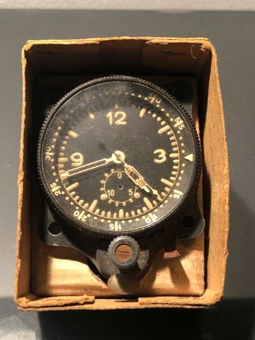 A GERMAN WW2 JUNGHANS J30BZ AIRCRAFT CLOCK ( NON WORKING)