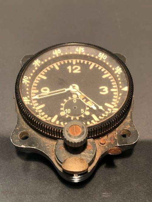 A GERMAN WW2 JUNGHANS J30BZ AIRCRAFT CLOCK ( NON WORKING)