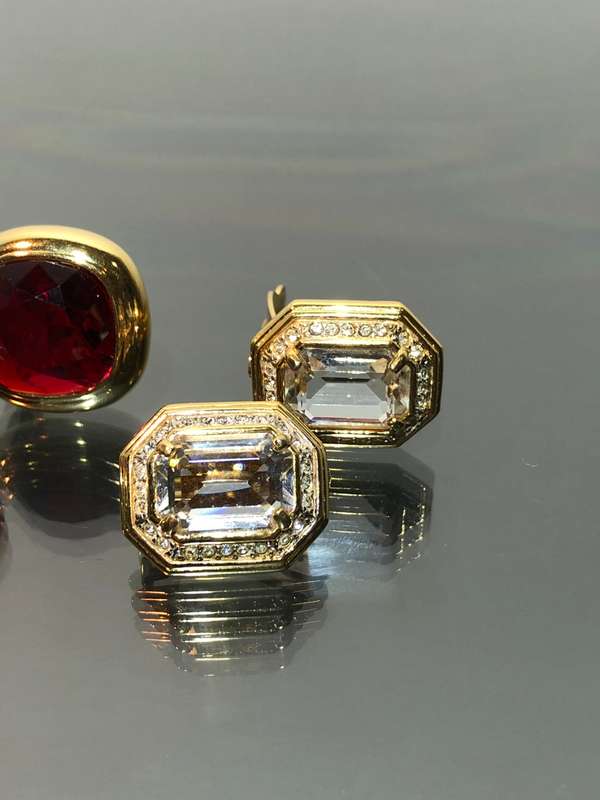 Vintage Nina Ricci Gold Tone Crystal Rhinestone Clip On Earings