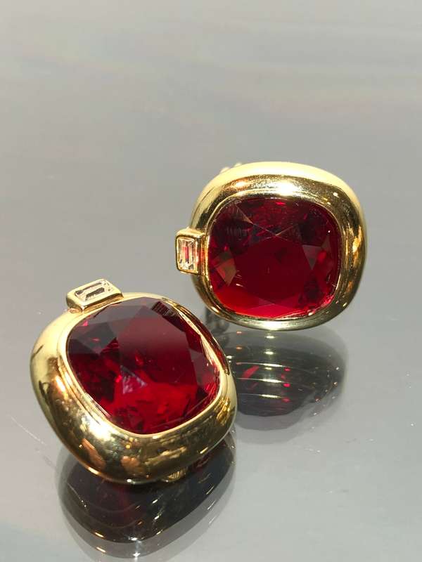 Vintage Nina Ricci Gold Tone Crystal Rhinestone Clip On Earings