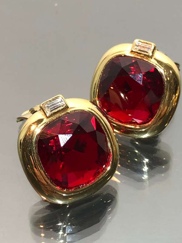 Vintage Nina Ricci Gold Tone Crystal Rhinestone Clip On Earings