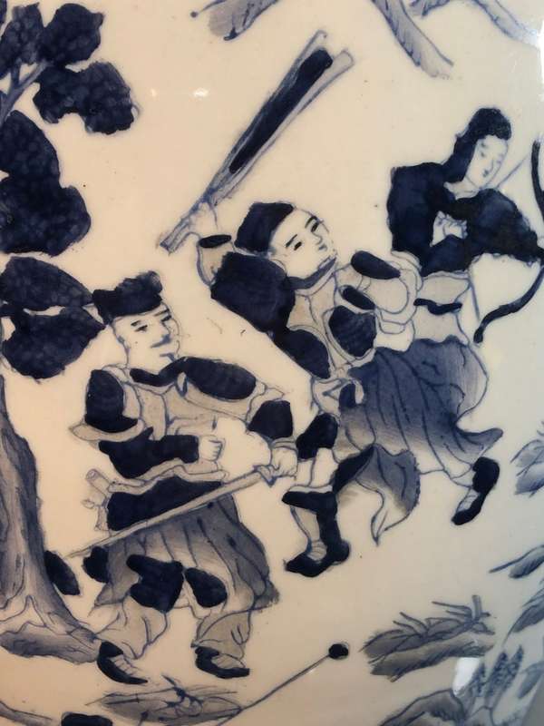 A Large Chinese Blue and White Porcelain Vase
