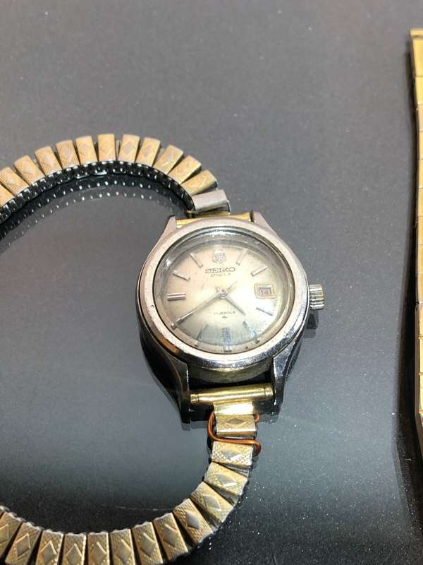 A Mixed Lot of Vintage Ladies Watches (Please read desciption)