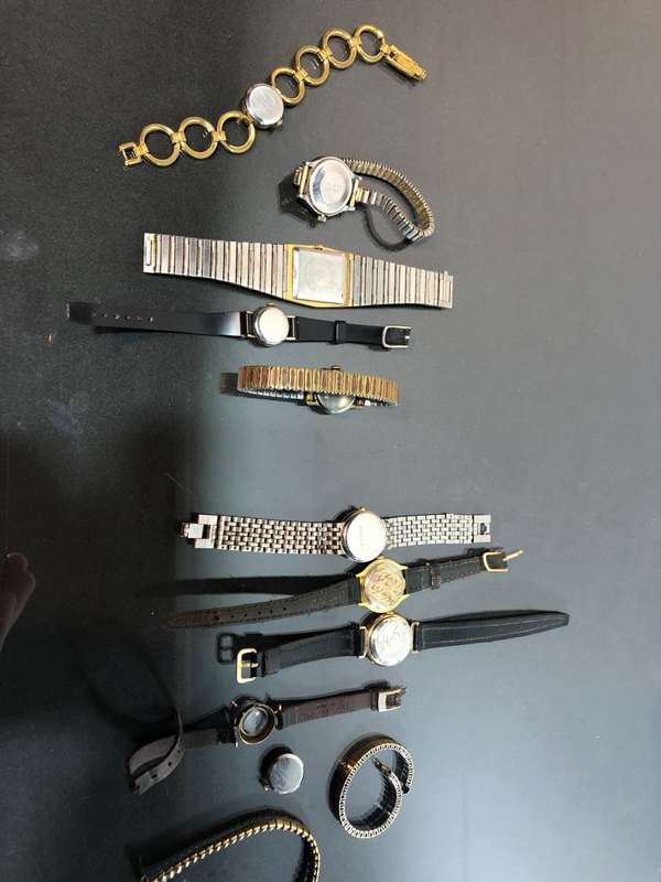 A Mixed Lot of Vintage Ladies Watches (Please read desciption)