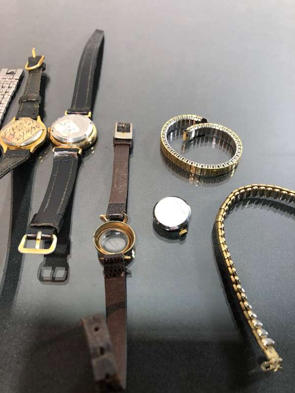 A Mixed Lot of Vintage Ladies Watches (Please read desciption)