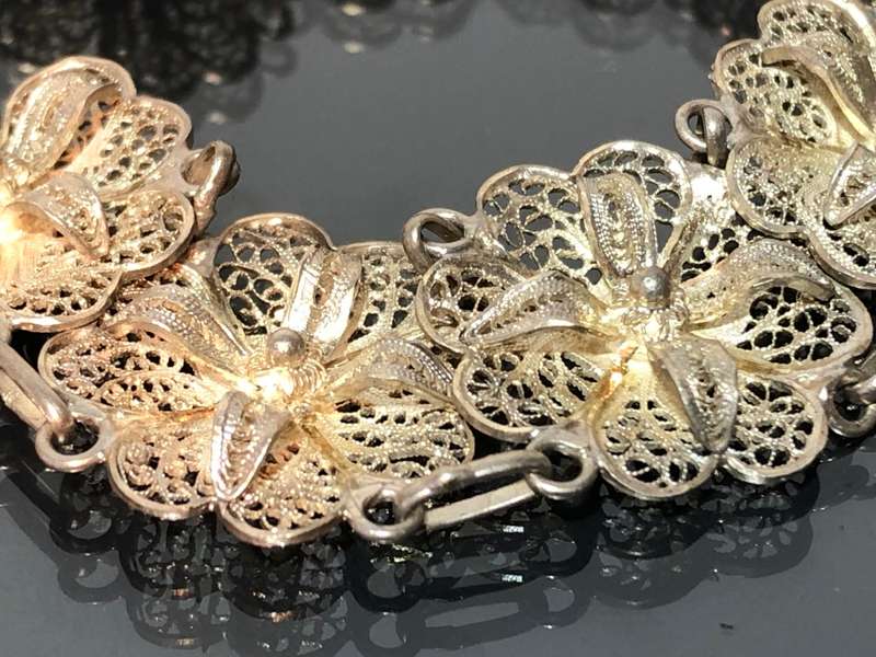 A Classic Vintage Womans Silver Filigree Bracelet