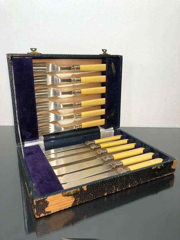 A Complete Vintage Boxed Canteen Set