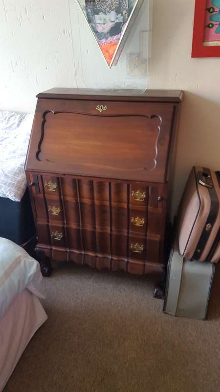 Writing bureau with Fall Front, Pigeon Holes and a Little Drawer over 3 large drawers. 76cm wide