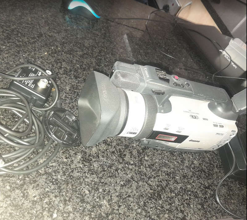 video cameras as a lot  some with battery and charger. some not all is working but will sell as is