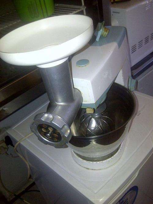 Kenwood chef food mixer  and mincer  accessory Working Shipping will be R55