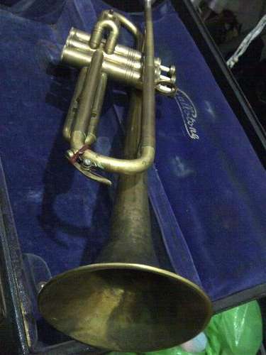 WONDERTONE TRUMPET BY HUTTLY GERMANY SHIPPING WILL BE R60