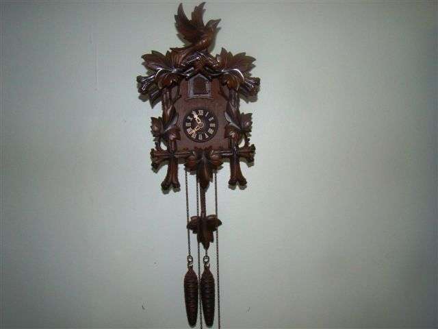 LATE ENTRY  STUNNING CUCKOO CLOCK  WORKING GOOD RUNNING ORDER