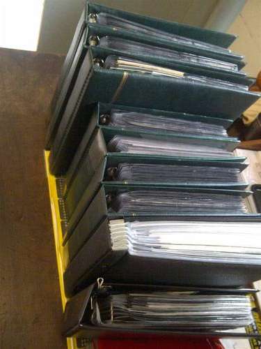 AND COLECTION OF STAMPS AND FIRST DAY COVERS GREAT BRITAN. S.A. S.W.A AND MORE   13 albums LOOSE ST