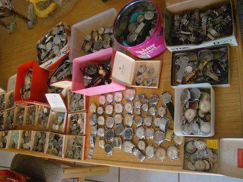 Creazy starting price R1 Don't miss it. Job lot of wrist watches glasses all for spare parts or for