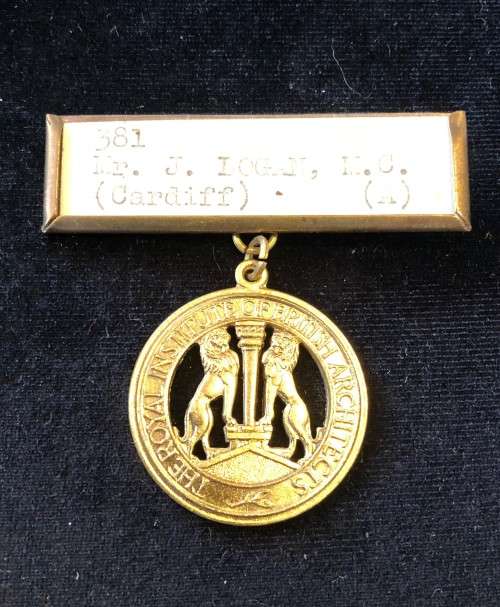 Royal Istitute Of British Architects - Badge / Medal