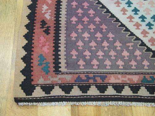 HANDWOVEN PERSIAN RUG