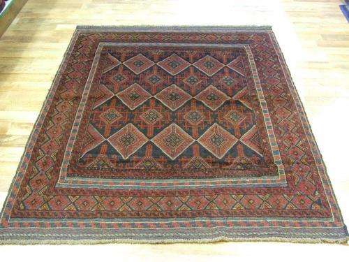 RUGS