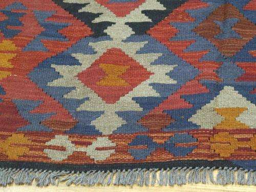 CARPETS & RUGS