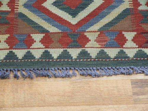 RUGS & CARPETS