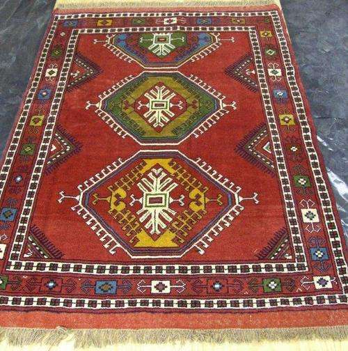 PERSIAN & ORIENTAL RUGS & CARPETS