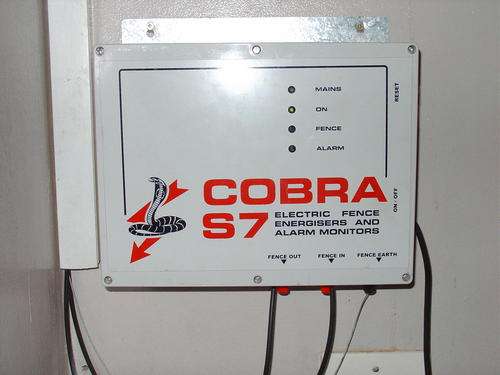 COBRA S7-7 JOULE ELECTRIC FENCE ENERGIZER