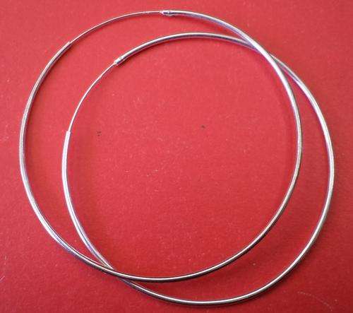 SILVER EARINGS FOR THE LADY'S.