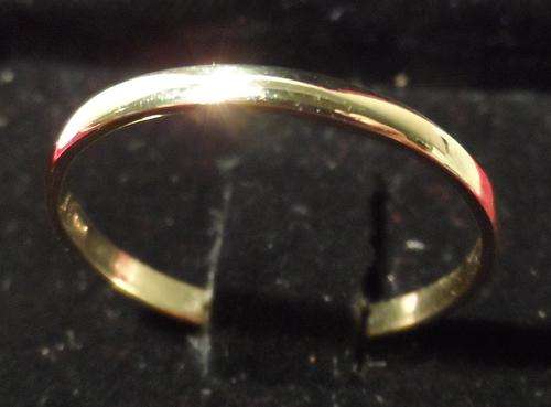 GOLD WEDDING BAND 9ct , GOOD CONDITION !